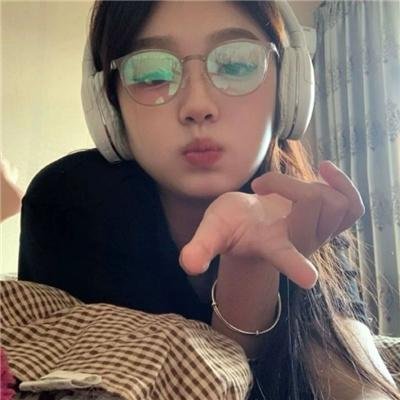5个吓鬼的少年
